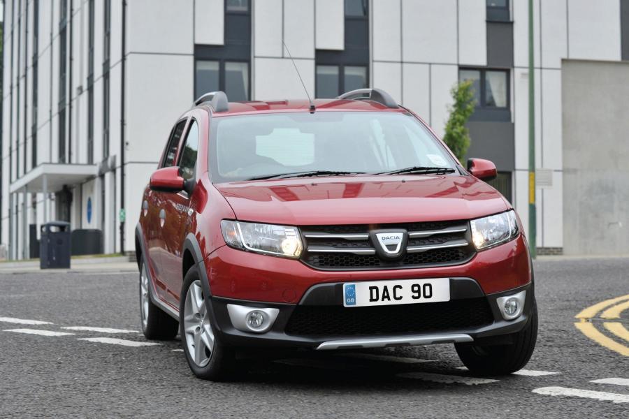 Dacia Sandero Stepway 2013 года  (UK) (фото 21 из 37)